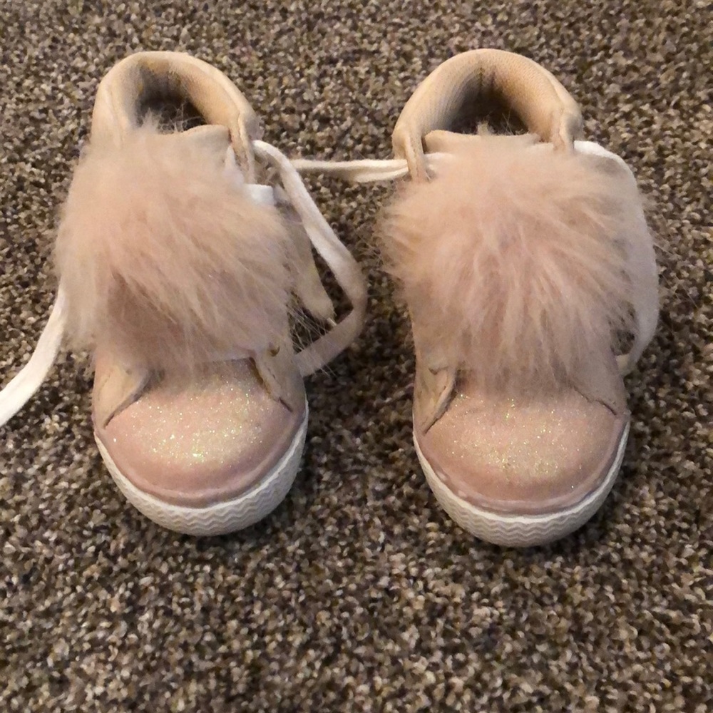 Girls size 5 shoes